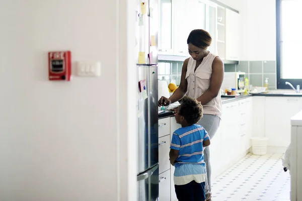 Mom enjoying time with her child — Stock Photo, Image