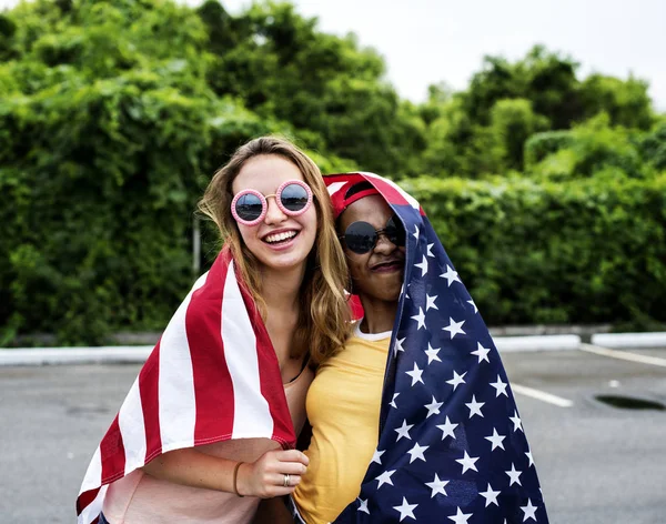 Mujeres con bandera de Estados Unidos —  Fotos de Stock