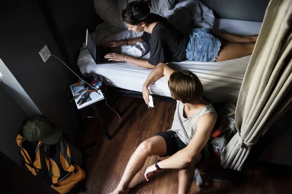 Backpackers in hostel shared bed room — Stock Photo, Image