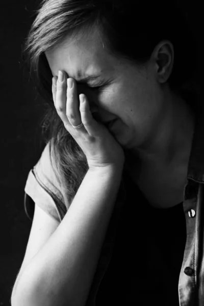 Mujer asustada y decepcionada — Foto de Stock