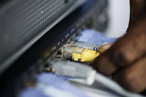 Insertos de mano Cable LAN para concentrador —  Fotos de Stock