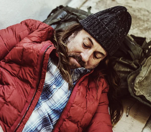 Ύπνου άστεγος άντρας — Φωτογραφία Αρχείου