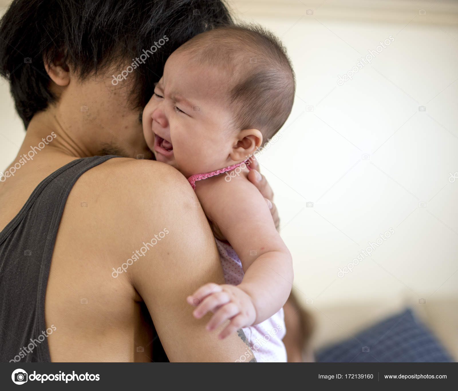 Papa Portant Son Bebe Emotion Familiale Maison Photoset Original Image Libre De Droit Par Rawpixel C Papa Portant Son Bebe Emotion Familiale Maison Photoset Original Image Libre De Droit Par Rawpixel C
