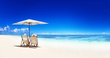 Çifte bir plaj rahatlatıcı