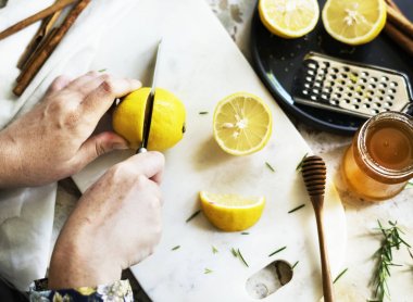 El bıçak kesim limon, orijinal ile havadan görünümü photoset