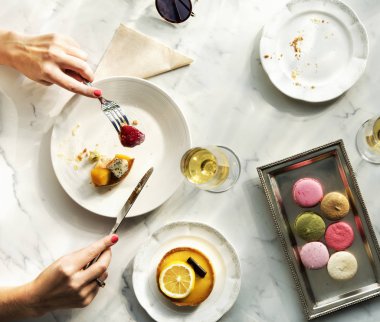 Çift flört bir restoranda, orijinal photoset