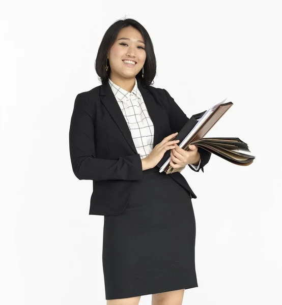 Asiatico businesswoman holding cartelle — Foto Stock