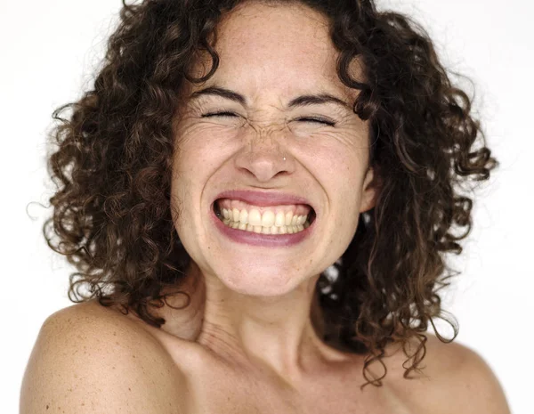 Mulher posando sorrindo — Fotografia de Stock