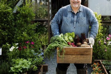 Sandık taze tarım ürünleri, özgün tutan adam photoset