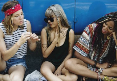 Alkol bira içme arkadaş