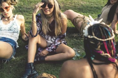 Farklı bir grup insan bir yolculuğa ve Festivali, özgün zevk photoset