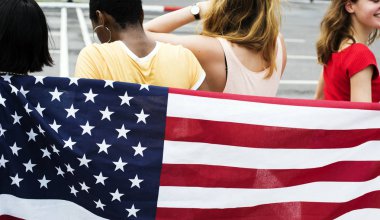 Arkadan görünüş Amerikan bayrağı, orijinal ile farklı bayanlara Grubu'nun photoset