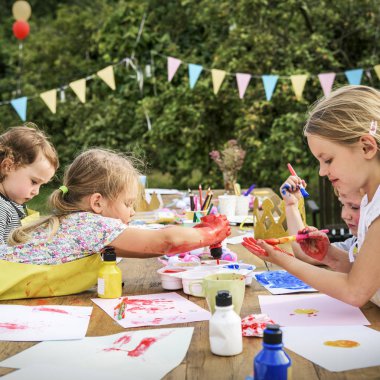 Genç grup zevk sanat çocuk