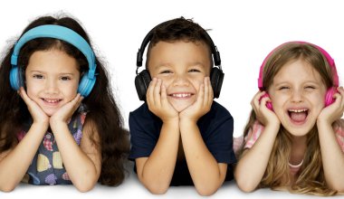 çok güzel çocuk uzan