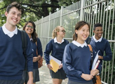 Öğrenciler okuldan orijinal eve dönüş yolunu photoset