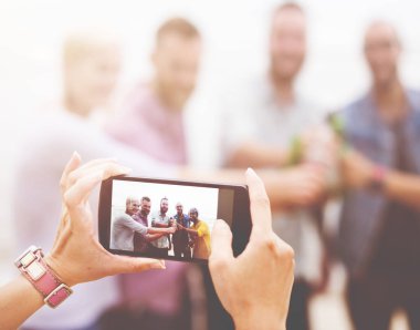 Arkadaşlar tatil mutluluk kavramı