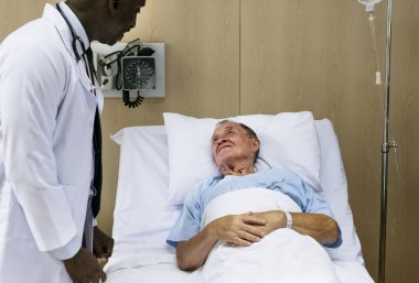 Bir hastanede kalıyor, hasta yaşlı özgün photoset