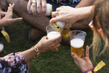 Farklı bir grup insan bir yolculuğa ve Festivali, özgün zevk photoset