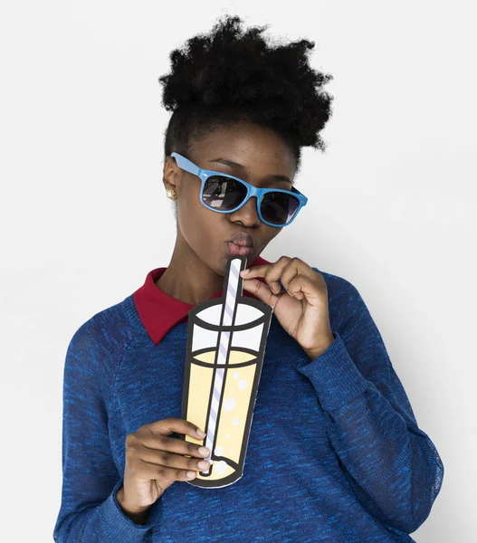 African woman with paper cocktail — Stock Photo, Image