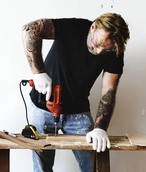 Carpinteiro Homem Usando Uma Broca Uma Madeira Photoset Original — Fotografia de Stock