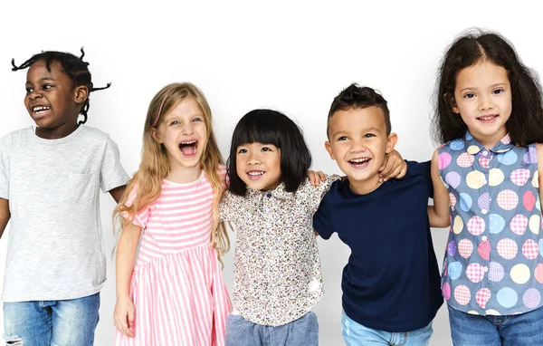 Groep leuke en schattige kinderen — Stockfoto