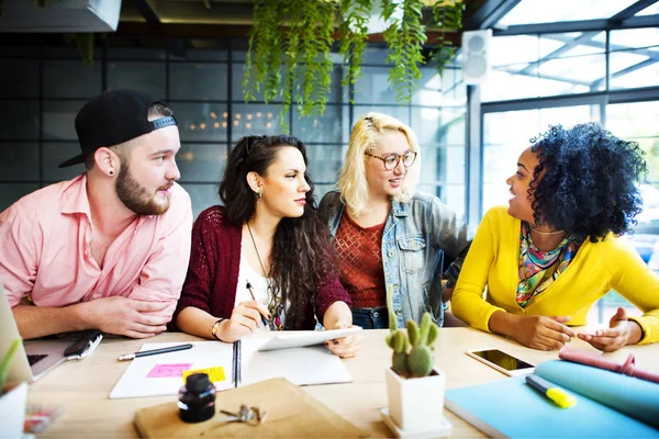 Reunión Empresarial de trabajadores creativos — Foto de Stock