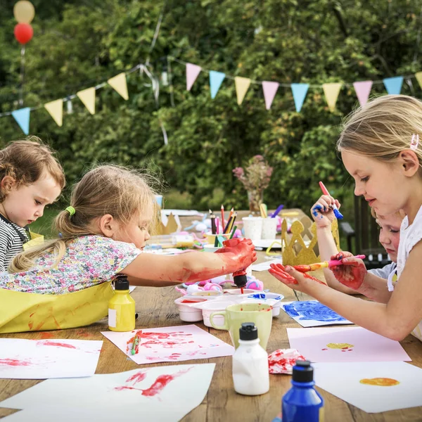 Genç grup zevk sanat çocuk