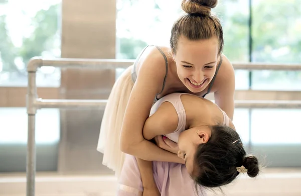 Ballerine nella scuola di balletto — Foto Stock