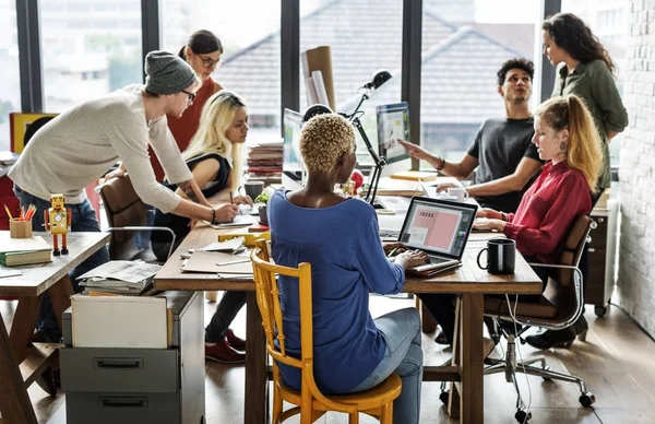 Trabalho em equipe de empresários — Fotografia de Stock