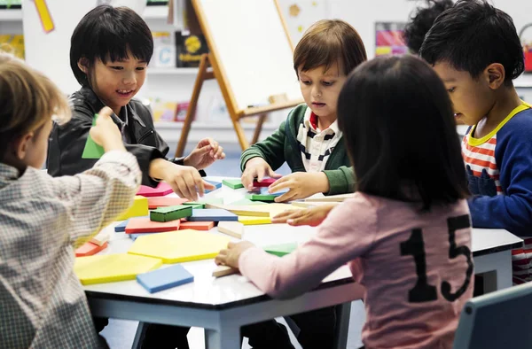 Kinder Die Unterricht Der Grundschule Haben Originalfotos — Stockfoto