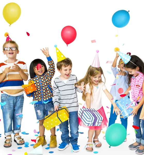Adorables niños teniendo fiesta —  Fotos de Stock