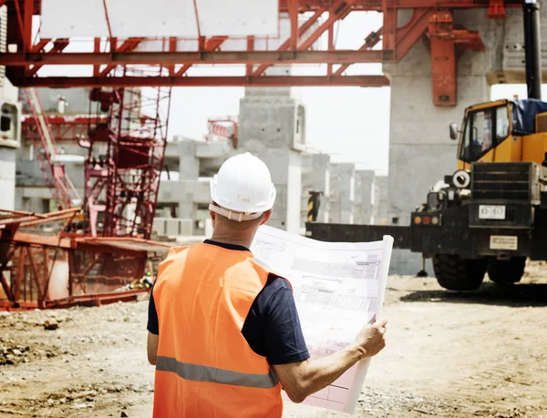 Ingeniero de obra en obra —  Fotos de Stock