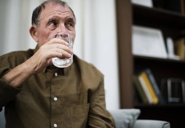 Hasta yaşlı hastanede kalıyor orijinal photoset