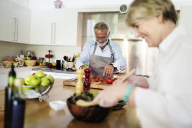 Çift mutfakta birlikte, orijinal photoset yemek