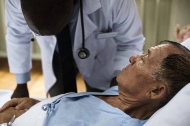 Hasta yaşlı bir hastanede kalıyor orijinal photoset