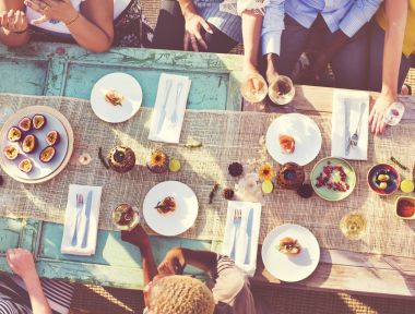 Arkadaşlar yaz partisi, orijinal olarak farklı grup photoset