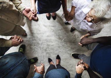 Birbirimize destek holding çeşitli eller grup