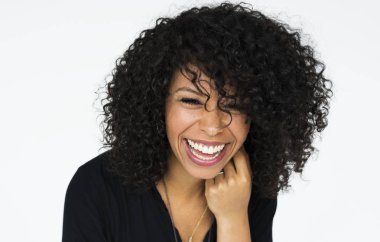 Afrikalı kadın kavramı Studio, poz gülümseyen 