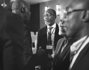 Uluslararası iş adamları konuşmaya uygun, özgün grup photoset