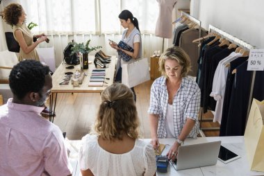 Perakende kumaş mağazası, özgün müşteriler photoset 