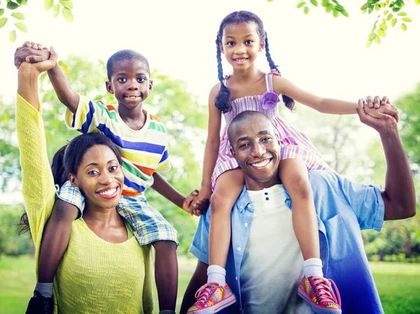 Family Bonding Happiness Togetherness Park Concept Fotoset Original — Foto de Stock