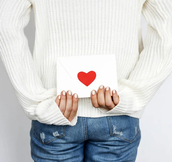 愛の手紙を運ぶ女性 元写真植字 — ストック写真