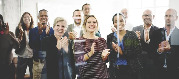 Diversità Uomini Affari Applaudendo Training Concept Fotoset Originale — Foto Stock