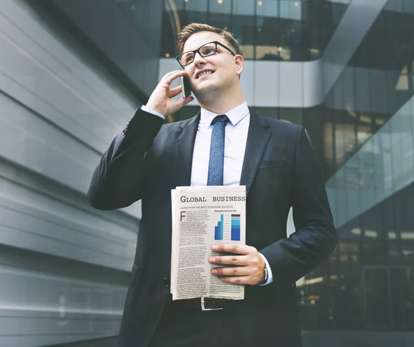 Homem de negócios trabalhando falando telefone — Fotografia de Stock