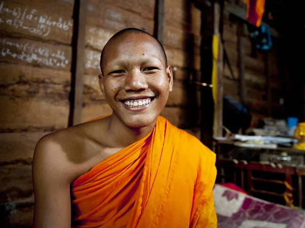 Smiling Cambodian Monk Original Photoset — Stock Photo, Image