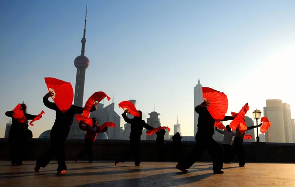 Traditioneller Chinesischer Tanz Mit Fächern Originelle Fotosets — Stockfoto