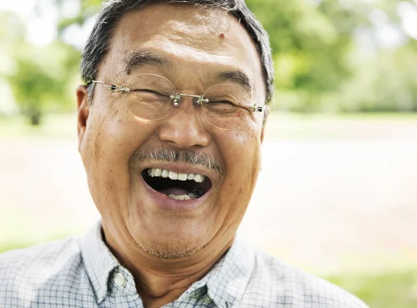depositphotos_172156348-stock-photo-japanese-senior-man-smiling-original.jpg