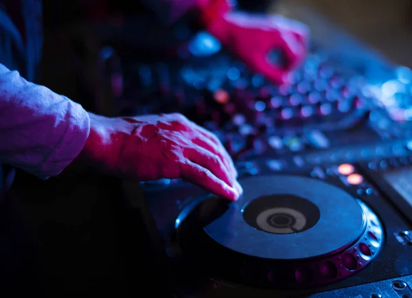 Tocando Música Mezclador Sonido Club Nocturno Fotoset Original — Foto de Stock