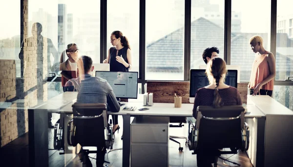 Diversità Lavoratori Uomini Affari Che Lavorano Ufficio Concetto Fotoinsieme Originale — Foto Stock