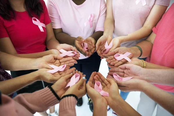 Mulheres Para Consciência Câncer Mama Segurando Fitas Rosa Photoset Original — Fotografia de Stock